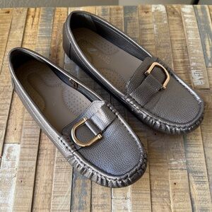 Comfort by Alexis Bendel Metallic Gray Loafers Women’s Size 8
